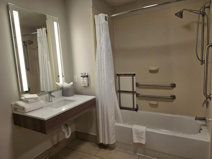 Bathroom 3, Holiday Inn Express & Suites - Smithfield/Selma By IHG, Johnston