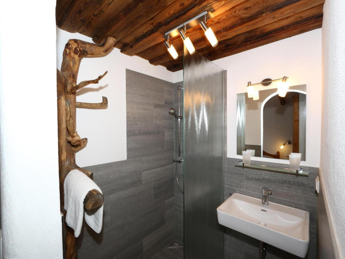 Bathroom 3, Holiday Home in Grossarl with Mountain Views, Sankt Johann im Pongau
