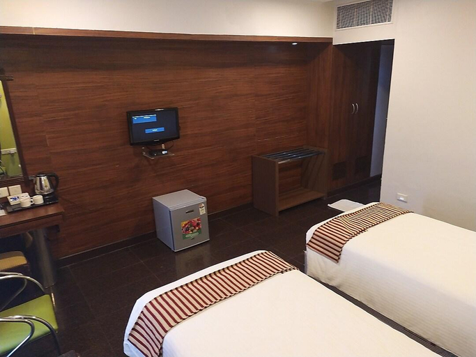 Bedroom 2, Hotel Shelter, Chennai