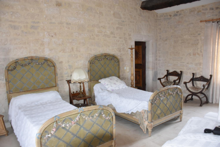Bedroom, Prieure du 17e dans l'Ardeche meridionale, Ardèche
