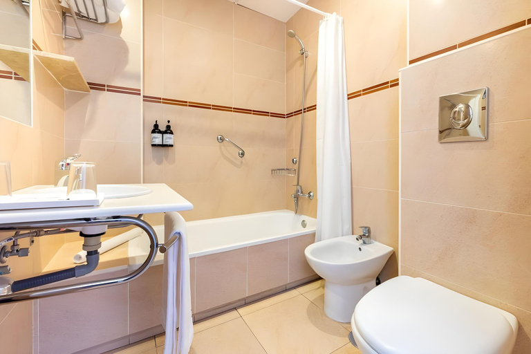 Bathroom 4, San Fermin, Málaga