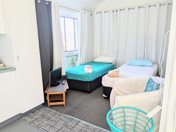 Others 5, Spacious Townsville City Apartment, City