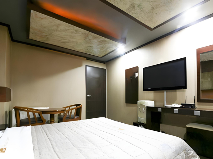 Bedroom 4, Boryeong (Daecheon) Sanho Beach Hotel, Boryeong