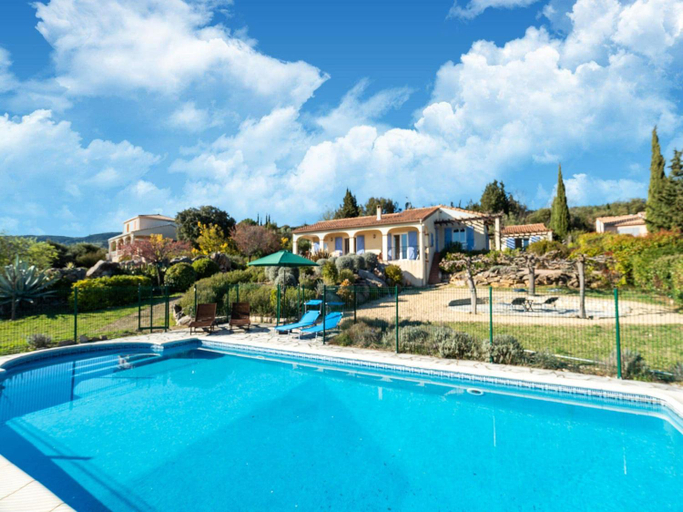 Sport & Beauty 2, Tranquil holiday home with private pool, Hérault