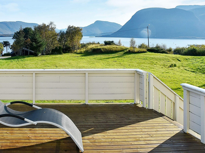 Others 1, 4 Star Holiday Home in Midsund, Midsund