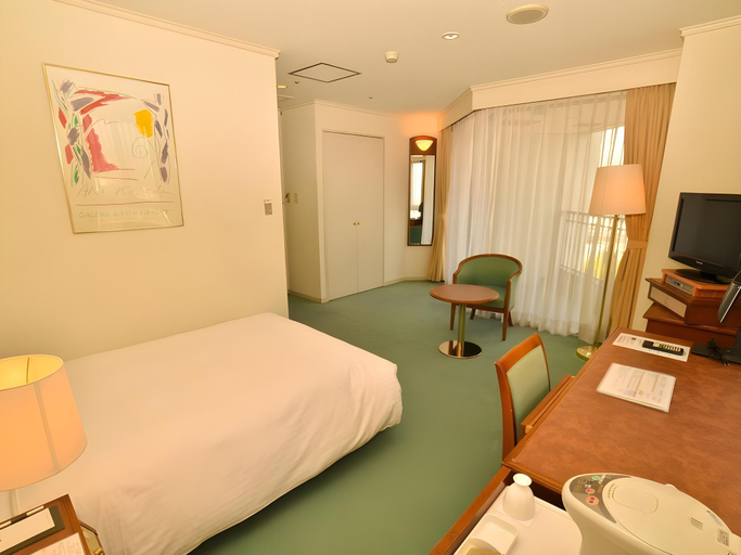 Bedroom 3, Hotel Livemax Nagasaki Airport , Ōmura