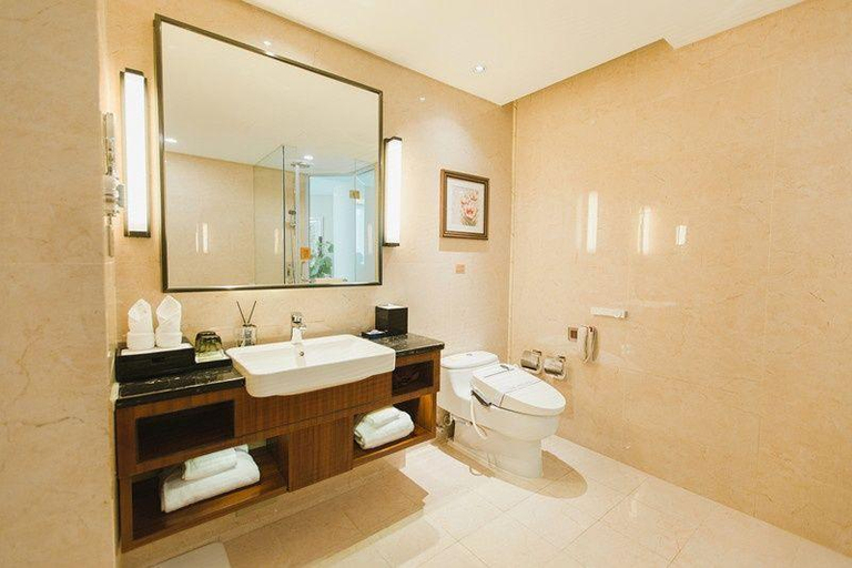 Bathroom 4, Grand Soluxe Zhongyou Hotel Shenzhen, Shenzhen