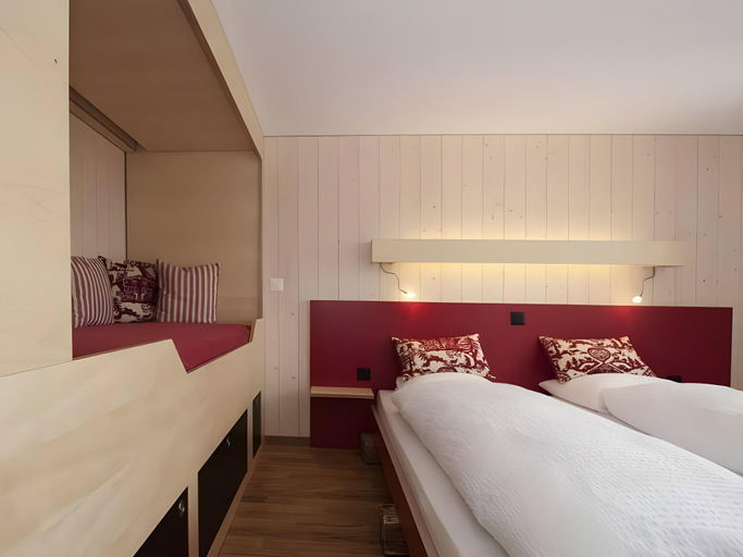 Bedroom 3, Alpinhotel Bort, Interlaken