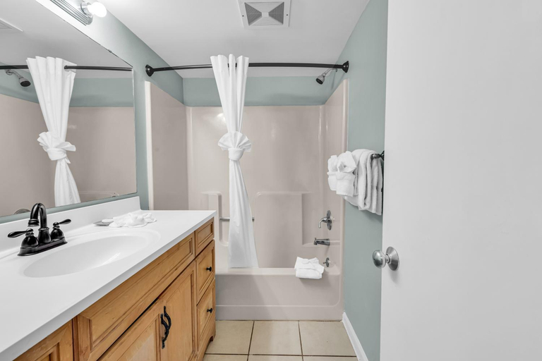 Bathroom 3, OceanView 1BR Condo w Balcony at Meridian Plaza, Horry