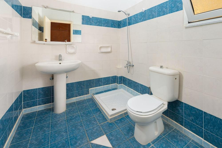 Bathroom 5, Bayside Hotel Katsaras, South Aegean