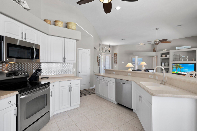 Others 5, Sunshine Escape by Distinctive Beach Rentals, Lee