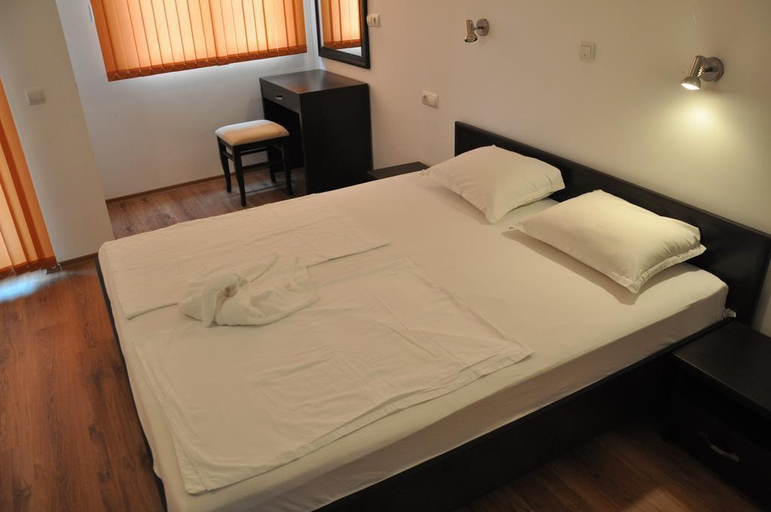 Bedroom 2, SUNNY HOLIDAY APARTHOTEL, Nesebar