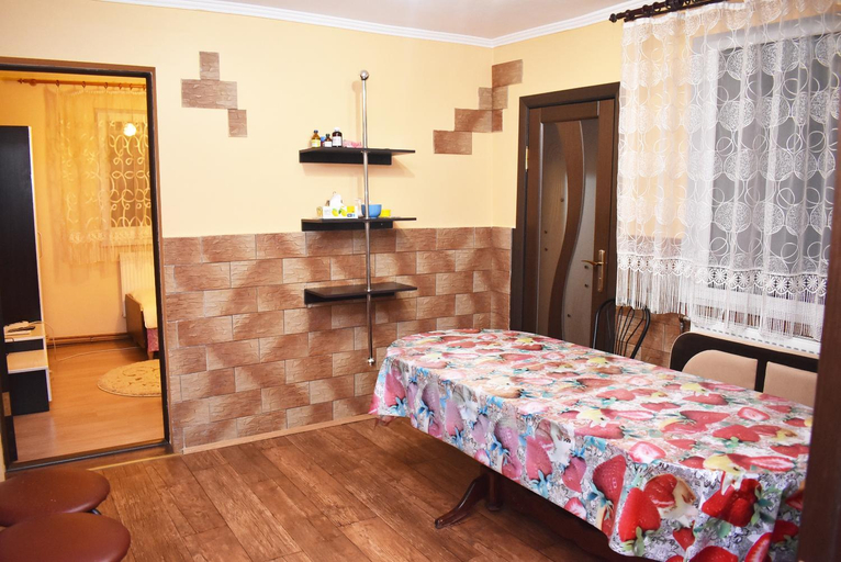 Bedroom 3, Хостел в Карпатах, Rakhivs'kyi