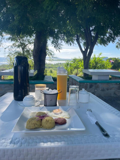 Food & Drinks 4, Brisas del Atlantico, La Isabela