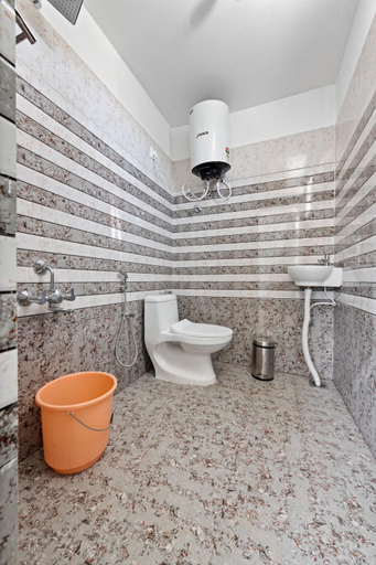 Bathroom 4, BVK Mount Home, The Nilgiris