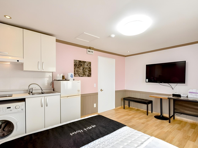 Others 5, Songdo Marina Motel, Seo