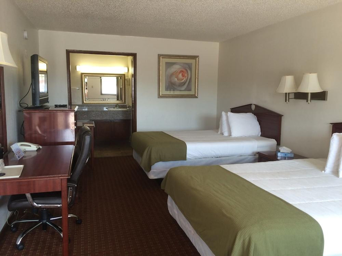 Bedroom 2, Interstate Motel, Logan