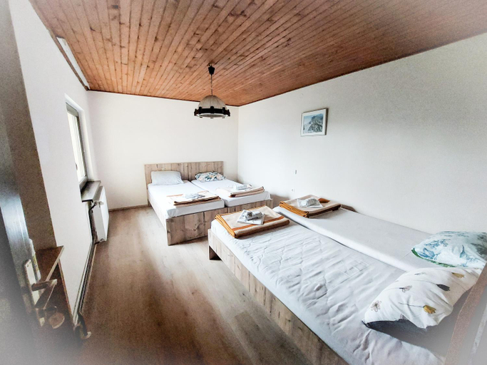 Bedroom, Planinski dom Gore, Hrastnik