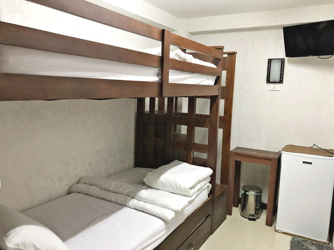 Bedroom 2, Blue paseo grande inn, Naga City
