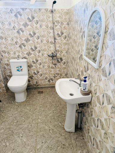 Bathroom 2, Elis sweet home, Batumi
