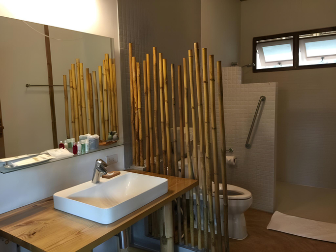 Bathroom 4, Isaree Secret Garden, Pak Chong