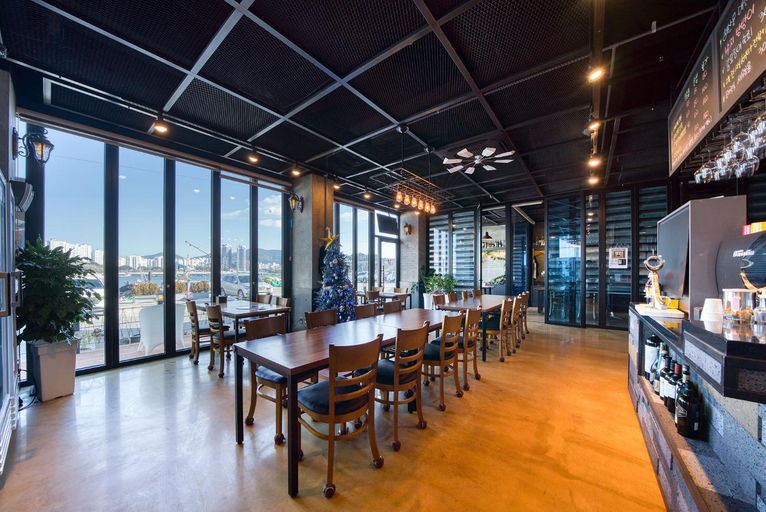 Food & Drinks 3, onda d'oro hostel, Yeosu