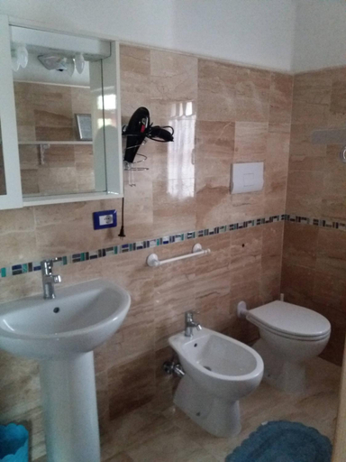 Bathroom, L'Artista B&B, Nuoro