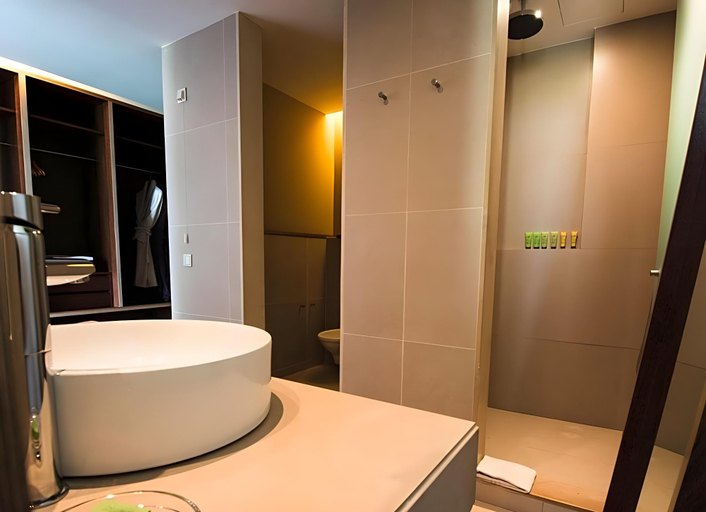 Bathroom 5, VidaMar Algarve Hotel, Albufeira