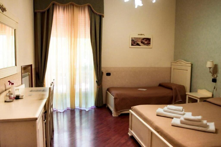 Bedroom 3, Bed & Breakfast Medea, Napoli