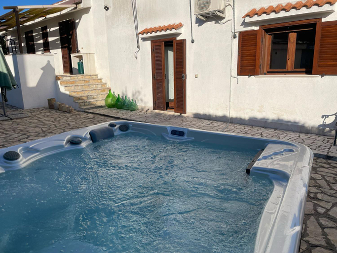 Others 4, Villa Corvetta, Brindisi