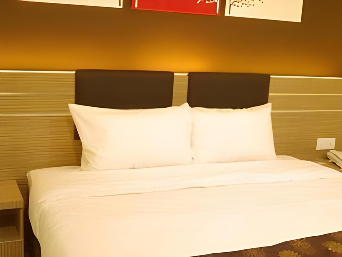 Bedroom 2, GM Holiday Hotel, Manjung
