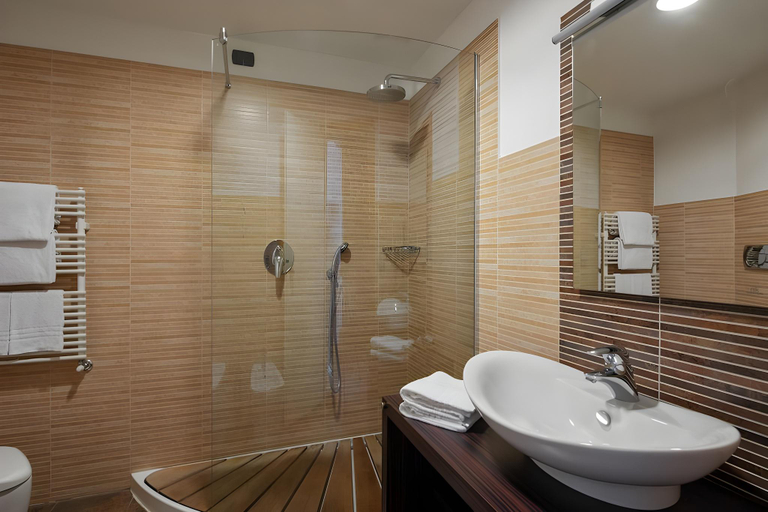 Bathroom 4, Hotel Motel Futura, Milano