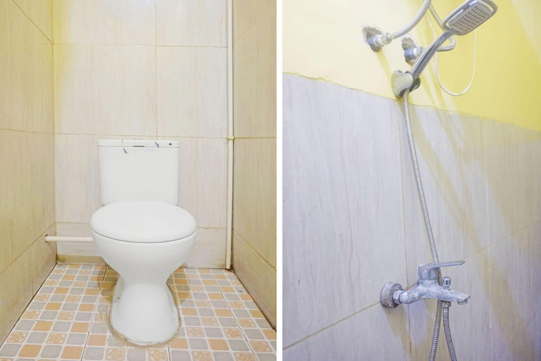 Bathroom 4, Hotel O Sari Jeneponto, Jeneponto