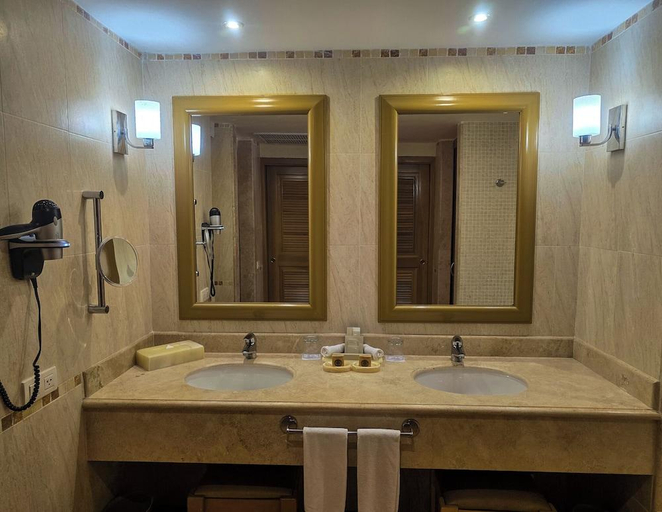 Bathroom 5, Barcelo Maya Tropical - All Inclusive, Cozumel