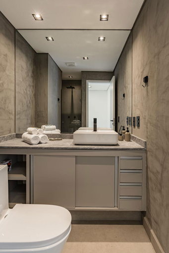 Bathroom 2, Flat duplex com servico de camareira e enxoval completo - ao lado do parque Ibirapuera, São Paulo