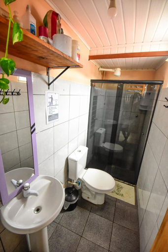 Bathroom 2, Hostel Rota Itacare, Itacaré