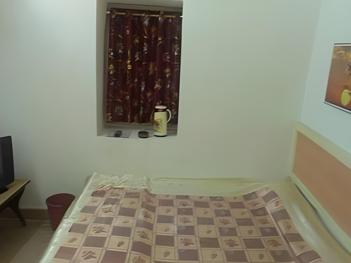 Bedroom, Hotel Raj Deluxe, Kaushambi