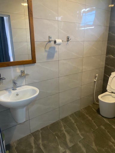 Bathroom 5, Trinco Green Inn uppuveli, Trincomalee Town and Gravets