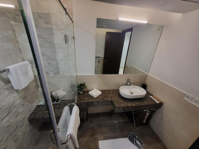 Others 5, Goldcrest - 1 Bedroom Luxury Apartment - Lahore, Lahore