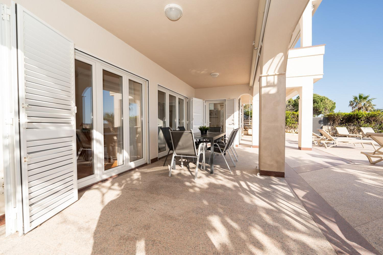 Exterior & Views, Beachfront Apartments Tolo with Pool, Novalja