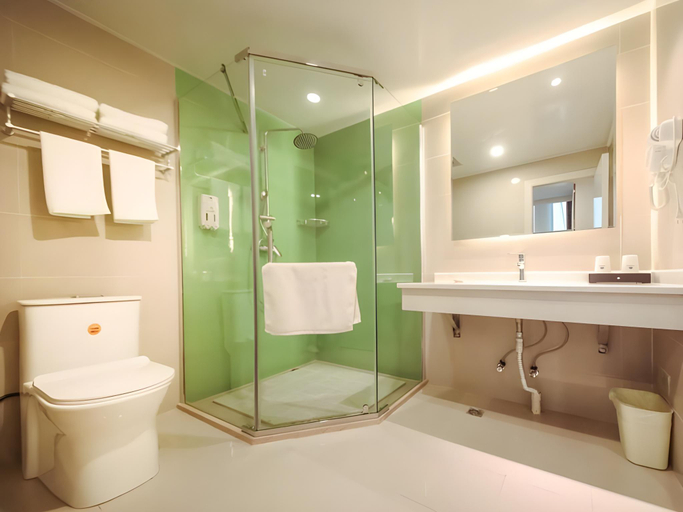 Bathroom 3, GreenTree Inn Guangyuan Wanda Plaza, Guangyuan