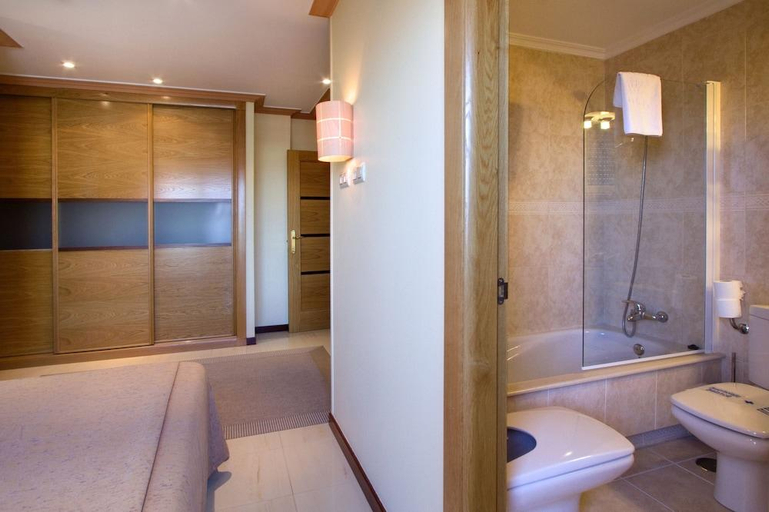Bathroom 5, Mediterraneo Real Beach and Pool Cozy Apartment II, Málaga