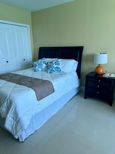 Bedroom 3, Castle beach studio,tennis court and swimming pool with beach access, Miami-Dade