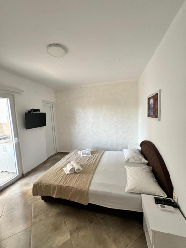 Others 4, Apartments Avdic
