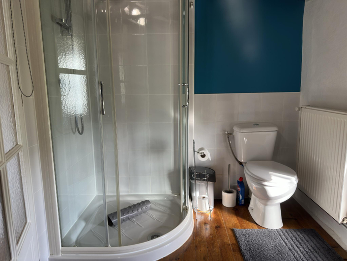 Bathroom 3, Les Deux Chevaux Chambres d’Hôtes, Aude