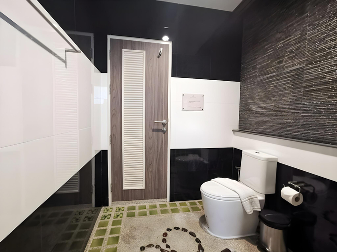 Bathroom 5, Keang Kluen Talay Resort, Ban Laem