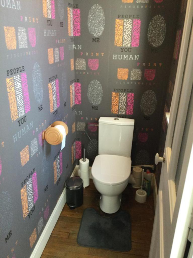 Bathroom, Couleur Framboise, Meurthe-et-Moselle