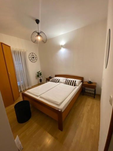 Bedroom, ELA i GABI, Omišalj