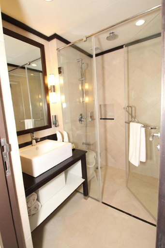 Bathroom 4, Club Mahindra Mount Serene Resort, Idukki
