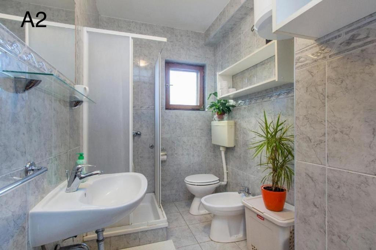 Bathroom 3, Apartments Klaric, Šibenik